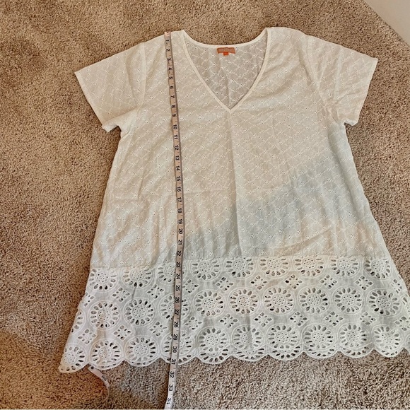 Saffire white short sleeve oversized V neck eyelet tunic top mini dress - Picture 7 of 11